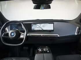 BMW iX (2023) thumbnail 9