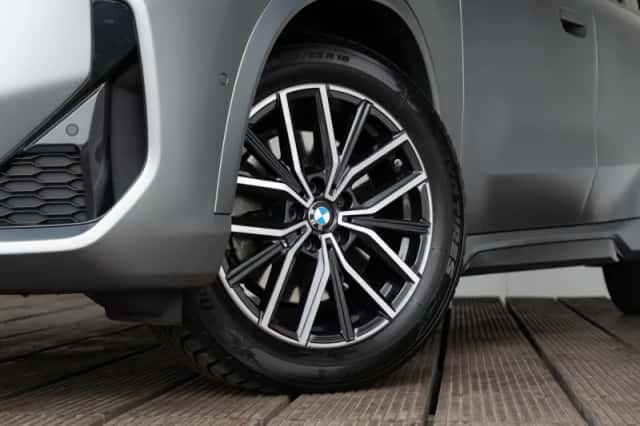 BMW X1 (2023) thumbnail 16