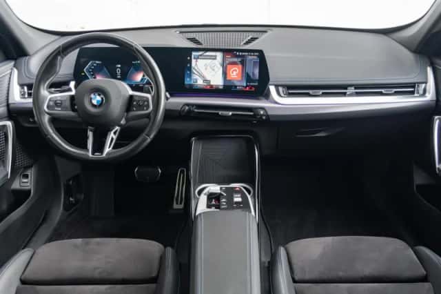 BMW X1 (2023) thumbnail 3