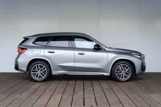 BMW X1 (2023) thumbnail 4