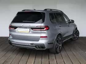 BMW X7 (2023) thumbnail 2
