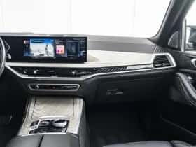 BMW X7 (2023) thumbnail 12