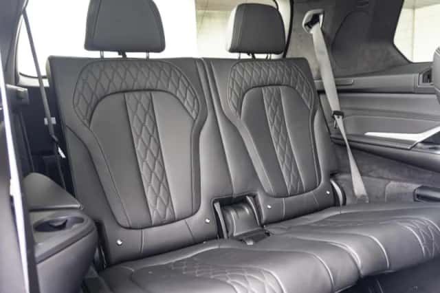 BMW X7 (2023) thumbnail 15