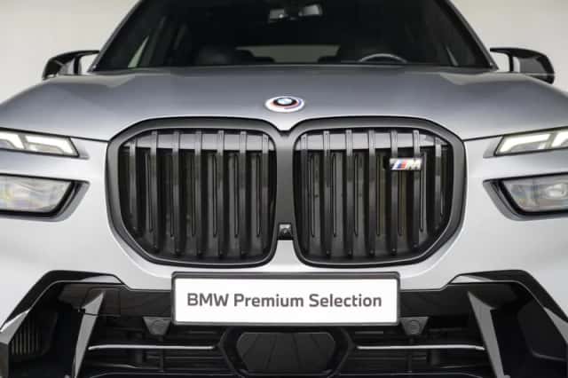 BMW X7 (2023) thumbnail 18