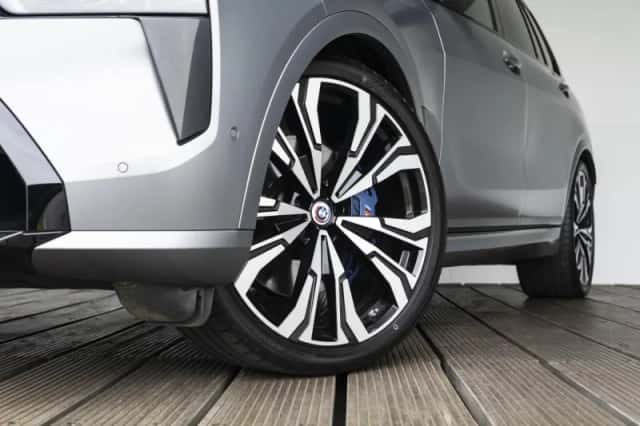 BMW X7 (2023) thumbnail 19