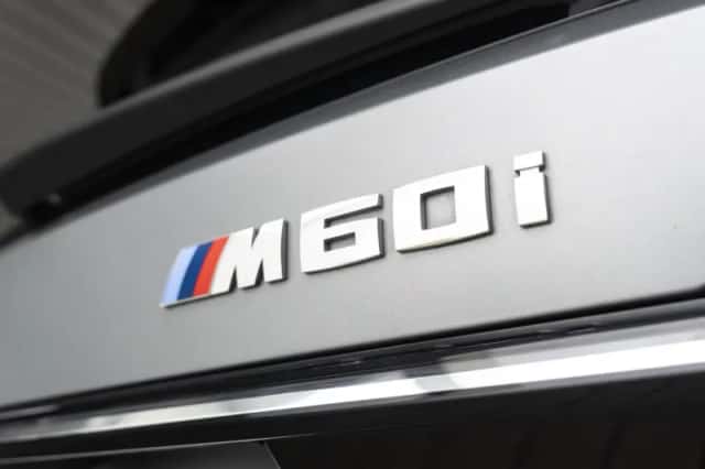 BMW X7 (2023) thumbnail 23