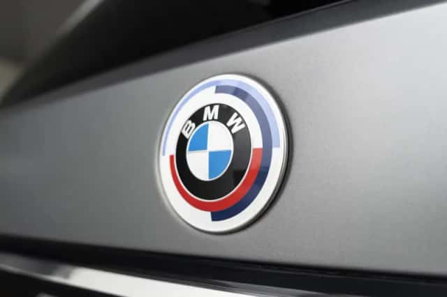 BMW X7 (2023) thumbnail 24