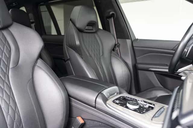 BMW X7 (2023) thumbnail 4