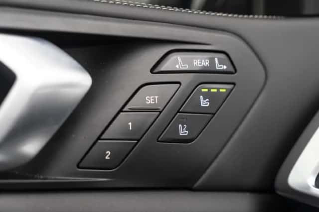 BMW X7 (2023) thumbnail 33