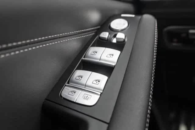 BMW X7 (2023) thumbnail 34