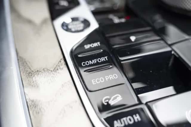 BMW X7 (2023) thumbnail 39