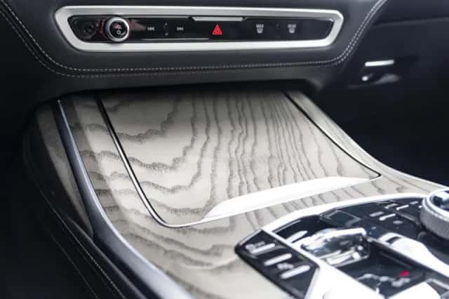 BMW X7 (2023) thumbnail 42