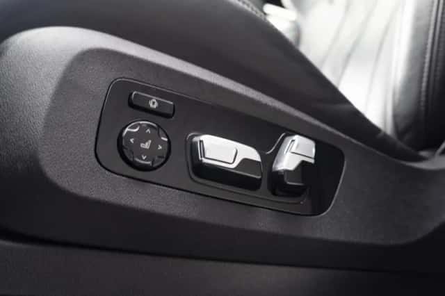 BMW X7 (2023) thumbnail 45