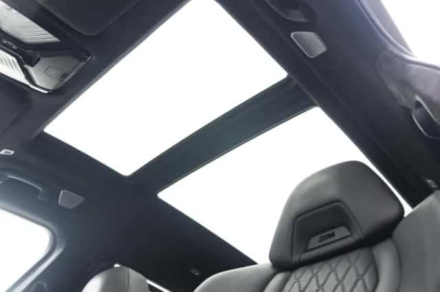 BMW X7 (2023) thumbnail 46