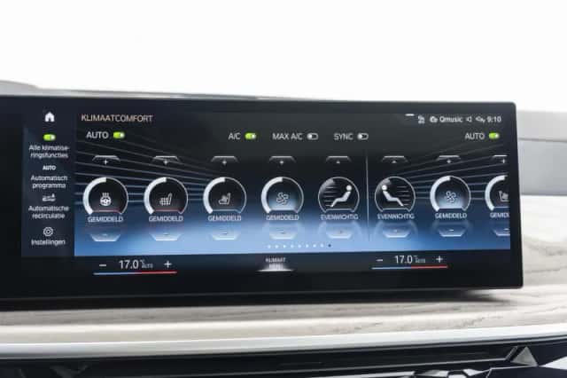 BMW X7 (2023) thumbnail 51