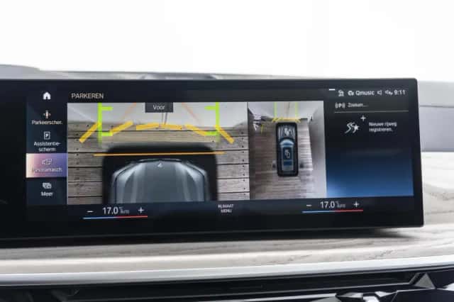 BMW X7 (2023) thumbnail 55