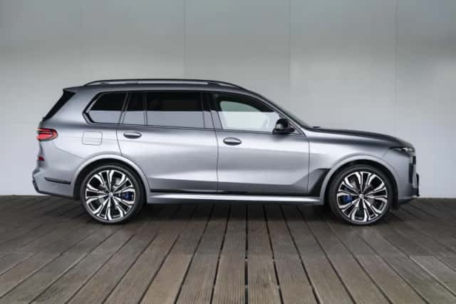 BMW X7 (2023) thumbnail 7
