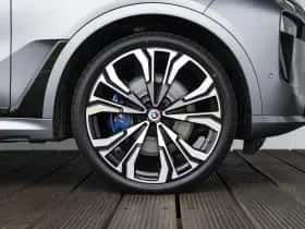 BMW X7 (2023) thumbnail 9