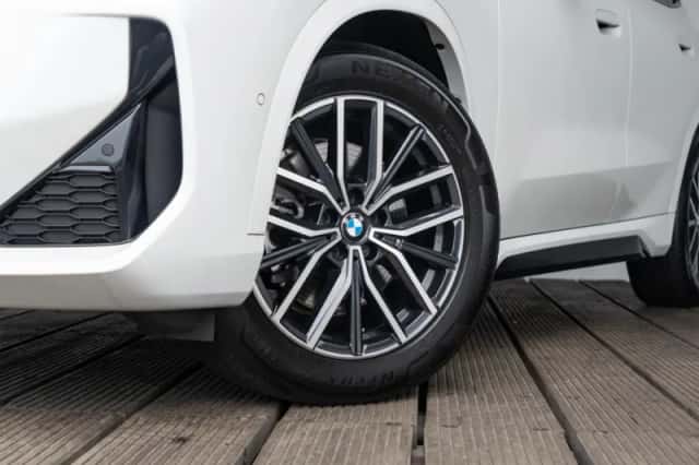 BMW X1 (2024) thumbnail 16