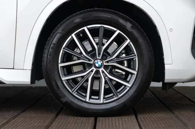 BMW X1 (2024) thumbnail 6