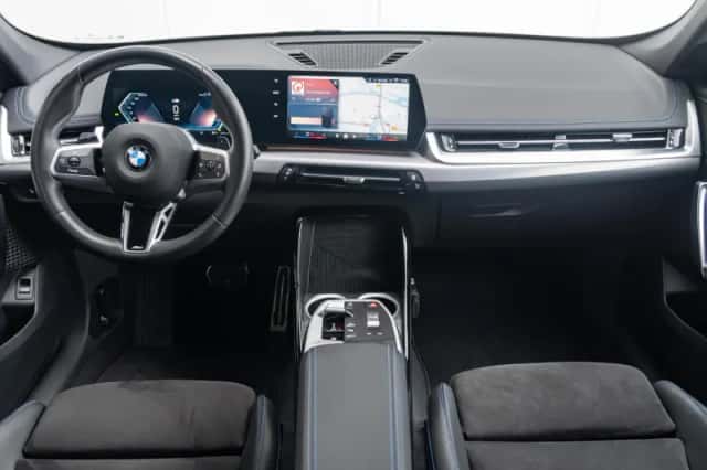 BMW X1 (2024) thumbnail 7