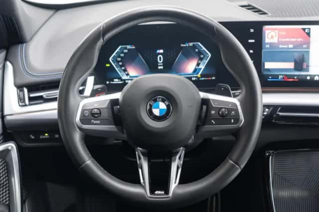BMW X1 (2024) thumbnail 8