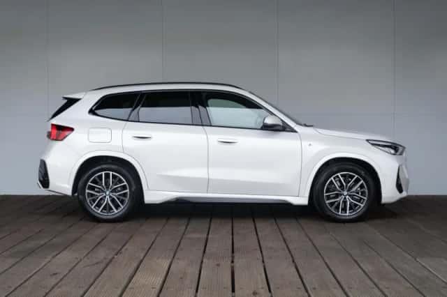BMW X1 (2024) thumbnail 4
