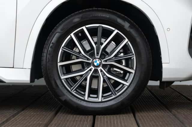 BMW X1 (2024) thumbnail 6