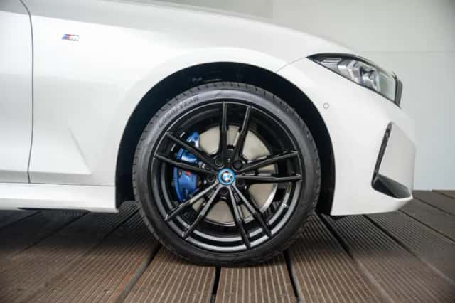 BMW 3-Serie (2024) thumbnail 2