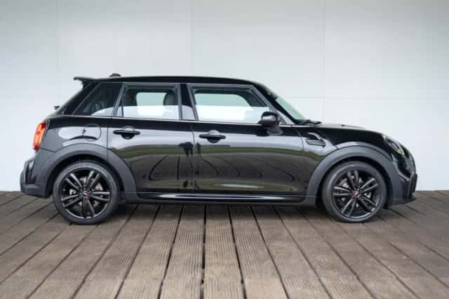 MINI Cooper (2022) thumbnail 4