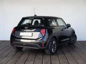 MINI Cooper (2024) thumbnail 2