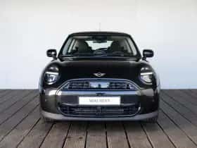 MINI Cooper (2024) thumbnail 3