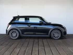 MINI Cooper (2024) thumbnail 4