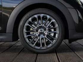 MINI Cooper (2024) thumbnail 6
