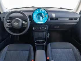 MINI Cooper (2024) thumbnail 7