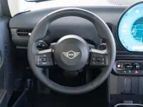 MINI Cooper (2024) thumbnail 8