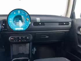 MINI Cooper (2024) thumbnail 9
