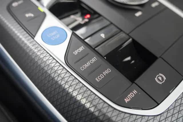 BMW i4 (2026) thumbnail 34