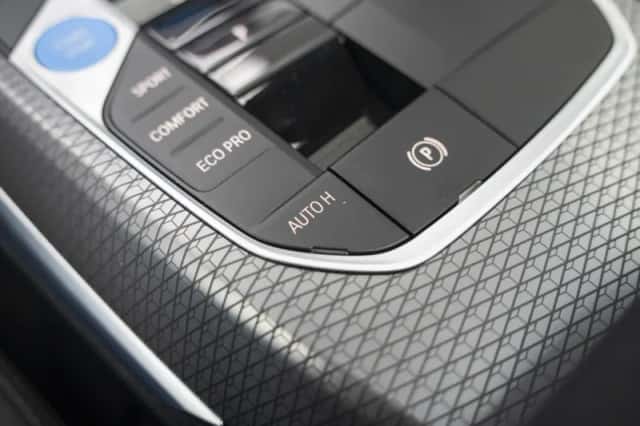 BMW i4 (2026) thumbnail 35