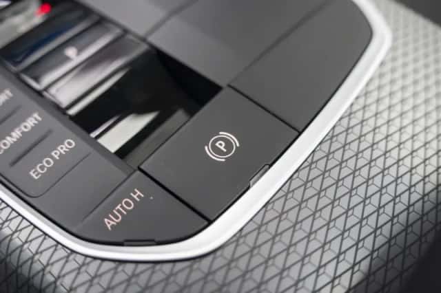 BMW i4 (2026) thumbnail 36