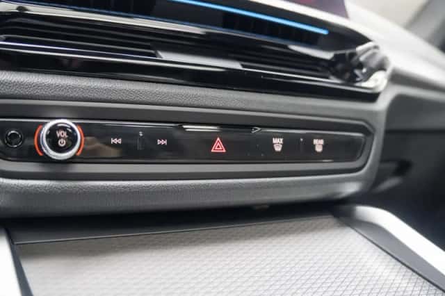 BMW i4 (2026) thumbnail 39