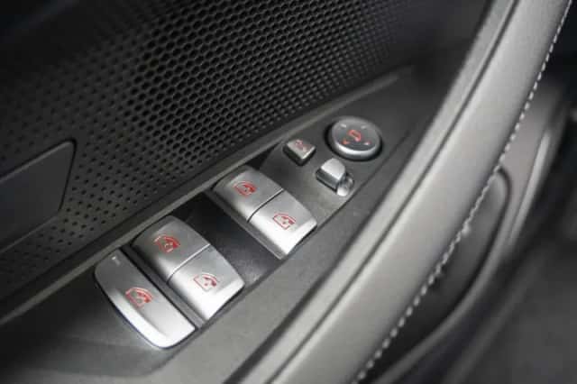BMW i4 (2026) thumbnail 50
