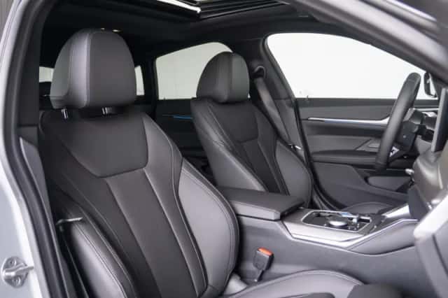 BMW i4 (2026) thumbnail 9