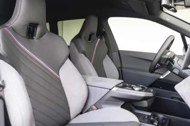 BMW iX (2026) thumbnail 4