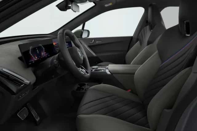 BMW iX (2026) thumbnail 4
