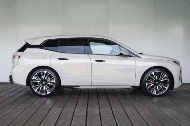 BMW iX (2026) thumbnail 6