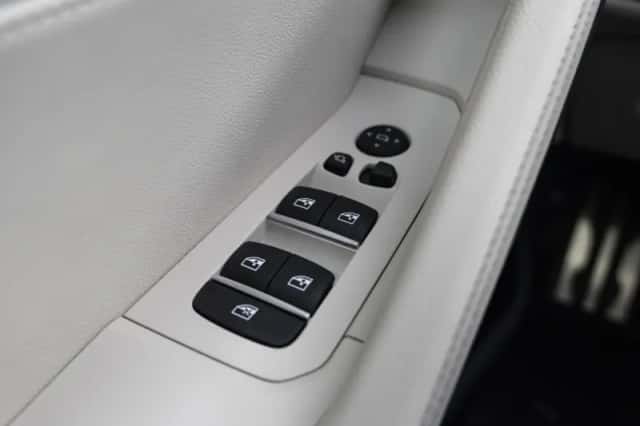 BMW X6 (2022) thumbnail 28