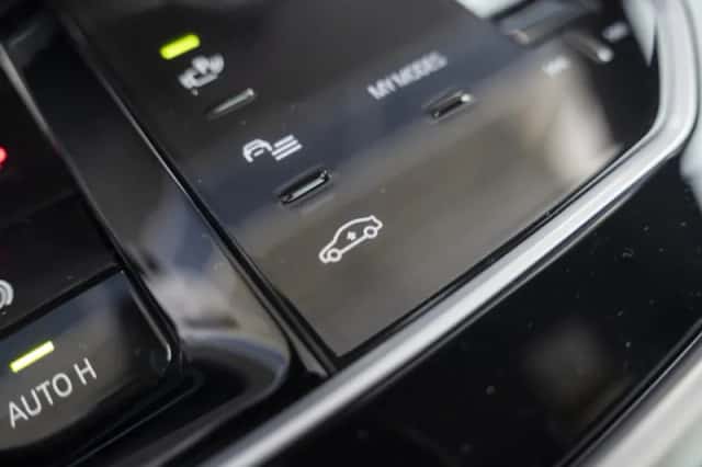 BMW i7 (2026) thumbnail 16