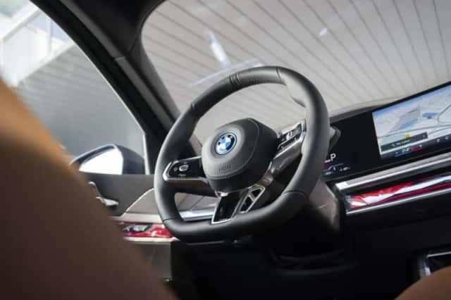 BMW i7 (2026) thumbnail 23