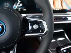 BMW i7 (2026) thumbnail 32